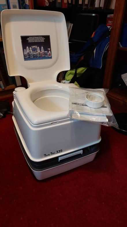Photo of free porta potti (Greaves LA1) #1