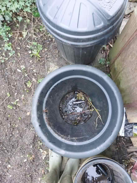 Photo of free 2 large flower pots (SY5 Hanwood) #2