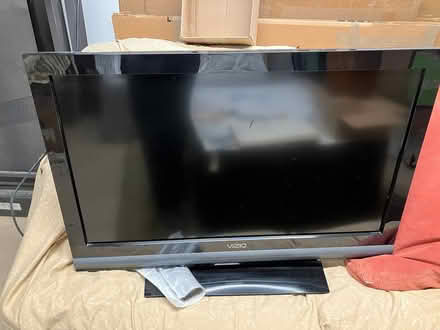 Photo of free 32” lcd monitor (Oak Brook) #4