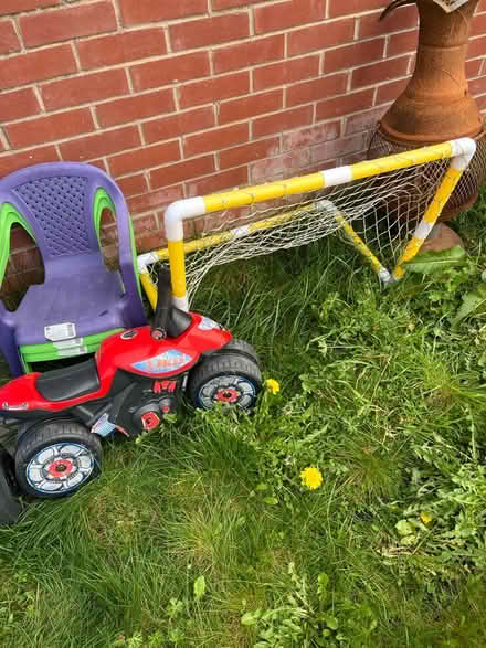 Photo of free kids garden bits (L36 Roby) #1