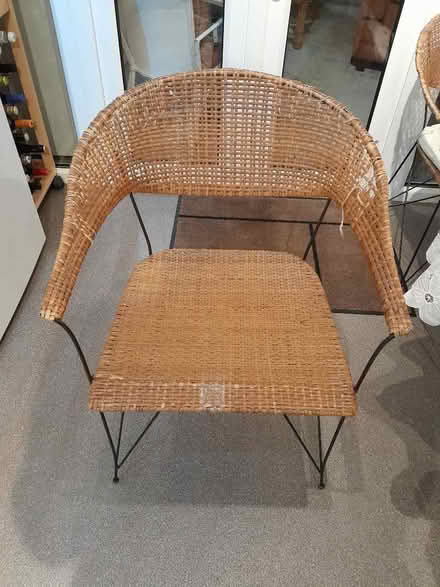 Photo of free round kitchen dining table and 4 chairs (Dronfield S18) #2