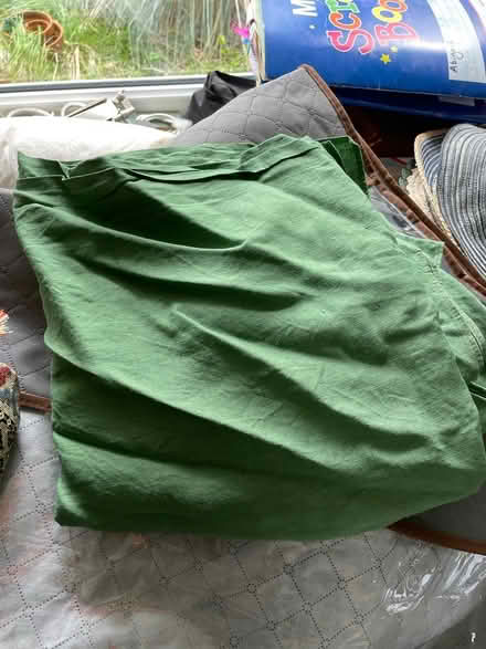 Photo of free Green small tablecloth (Amersham HP7) #1