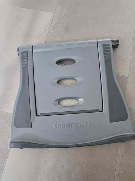 Photo of free Laptop stand (HD3) #2