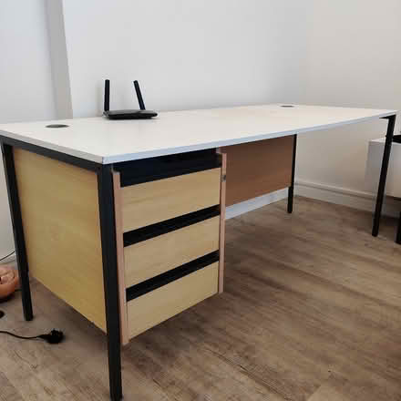 Photo of free Large desk 179cm by 75cm (LE8) #4