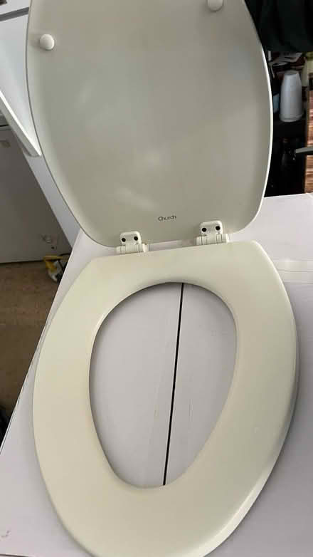 Photo of free Used toilet seat (Clarendon metro,Arlington, VA) #1