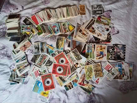 Photo of free Brook Bond Tea Cards (Hermitage RG18) #1