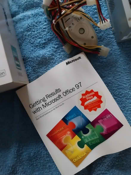 Photo of free Windows 97 computer stuff (Trewoon) #2