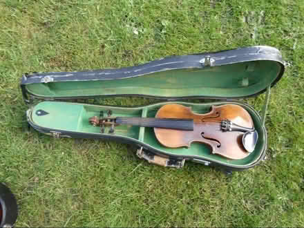 Photo of free School violin number 2 (Lostock Hall PR5) #1
