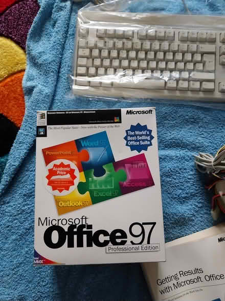 Photo of free Windows 97 computer stuff (Trewoon) #3