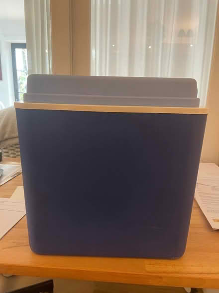 Photo of free pristine cool box (Grove Park Chiswick W4) #1