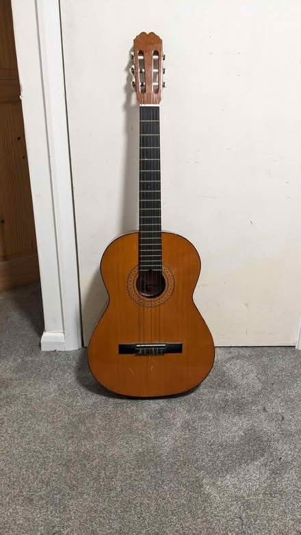 Photo of free Full Body Classical Guitar (Slinfold RH13) #1