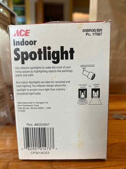 Photo of free 65W indoor incandescent spotlight (Central Square, Cambridge) #2
