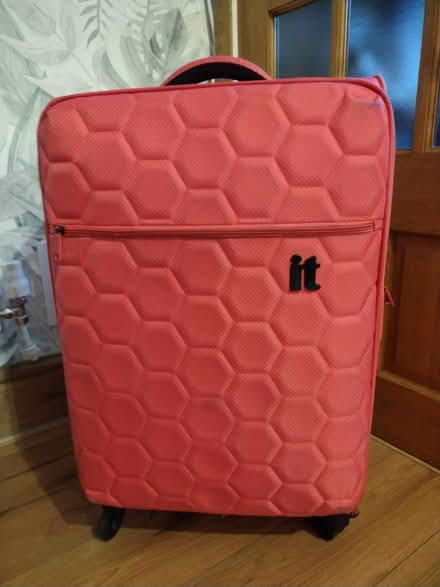 Photo of free IT suitcase (CH41) #1