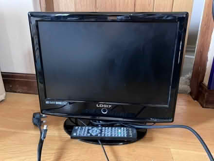 Photo of free Small flatscreen tv (Sutton BD20) #1