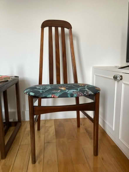Photo of free 4x dining chairs (Crouch End) #1