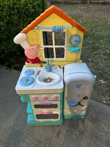 Photo of free toddler kitchen (Arlington) #1