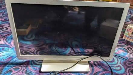 Photo of free TV with integrated DVD player (N11 Friern Barnet) #1