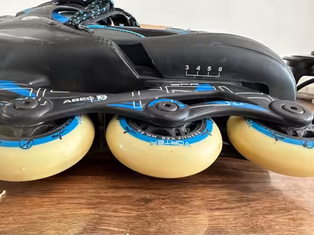 Photo of free Size adjustable in-line skates (W8, Kensington) #3