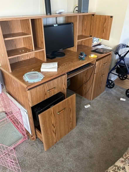 Photo of free Large computer desk (Eureka Il) #1