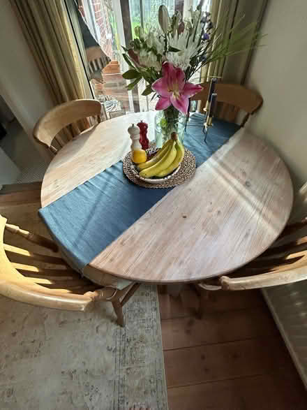 Photo of free Pine dinging table (GU21 4) #4