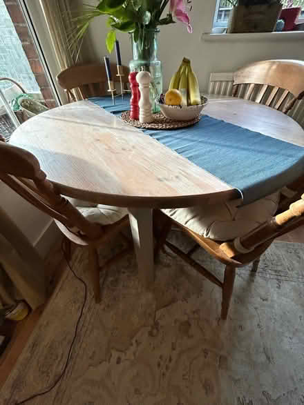 Photo of free Pine dinging table (GU21 4) #1