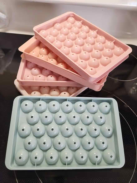 Photo of free Round ice cube trays (Allen Park) #2