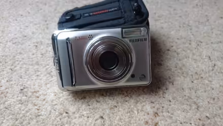 Photo of free 3 digital cameras (Swanwick DE55) #1
