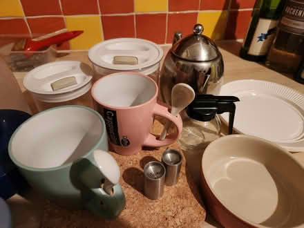 Photo of free Assortment of kitchen knick knacks (SE2) #4