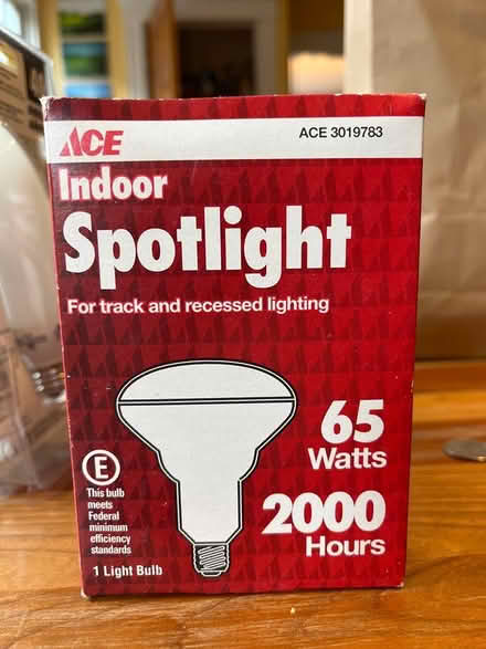 Photo of free 65W indoor incandescent spotlight (Central Square, Cambridge) #1