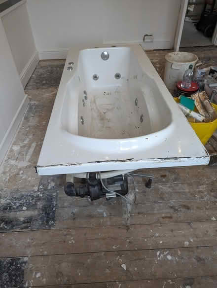 Photo of free World pool bath (SO15 Southampton) #1