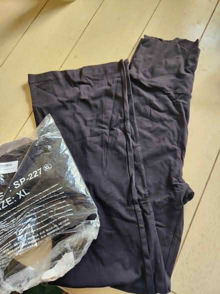 Photo of free Womens leggings size XL (Allen Park) #1