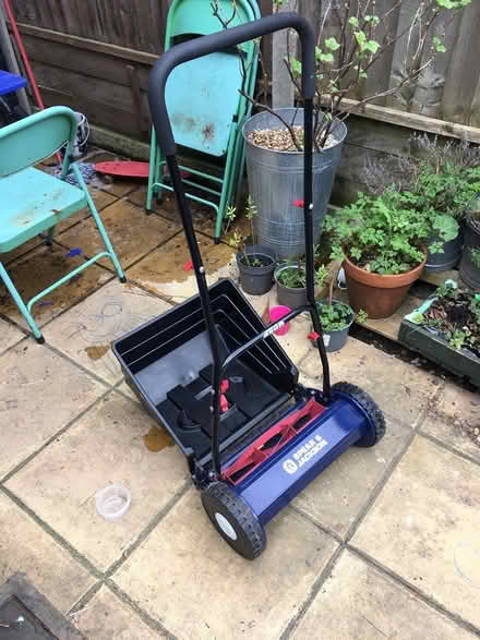 Photo of free Manual (push) lawnmower (Kilburn NW6) #1