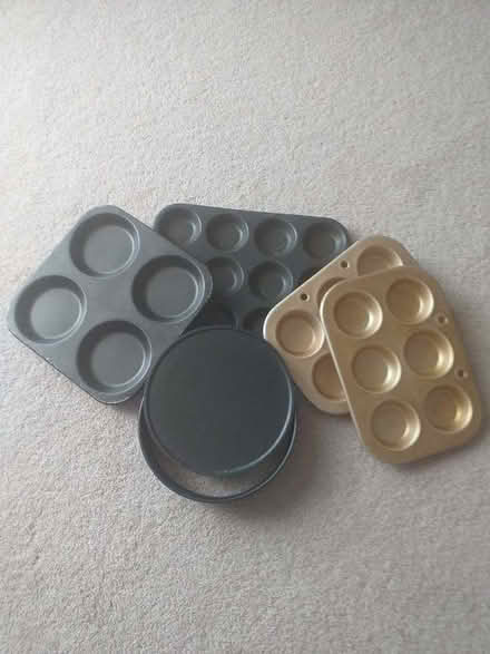 Photo of free Various cake/Yorkshire pudding bakeware (Braintree CM7) #1