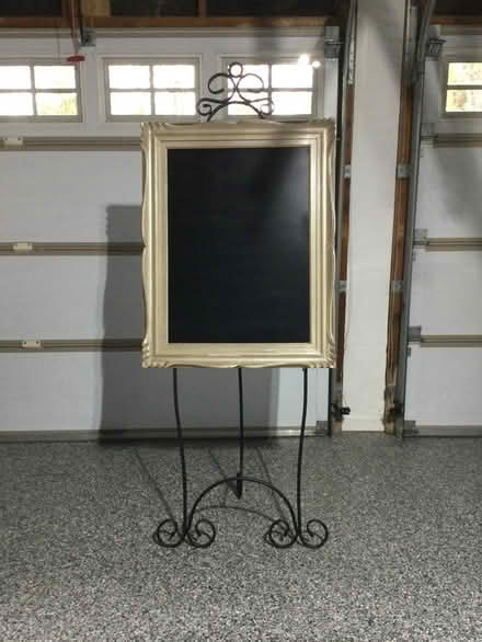 Photo of free Easel and picture frame (Mississauga, Meadowvale) #1