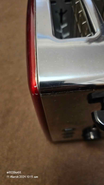 Photo of free LOGIK 4-Slice Toaster -Red & Silver (Chelmer Village CM2) #4