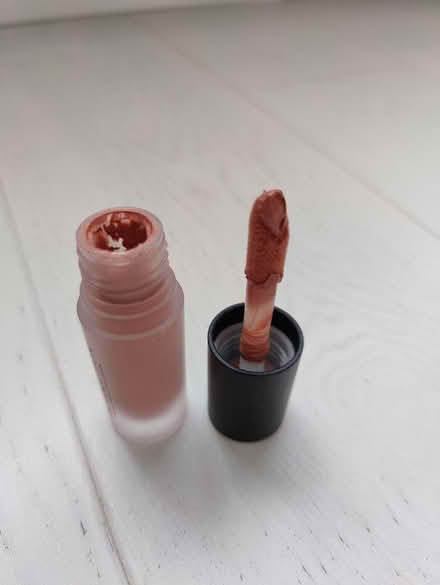 Photo of free Matt lipstick (Winklebury RG23) #2