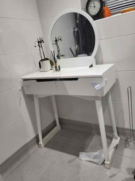 Photo of free Dressing table with mirror (PR4) #1