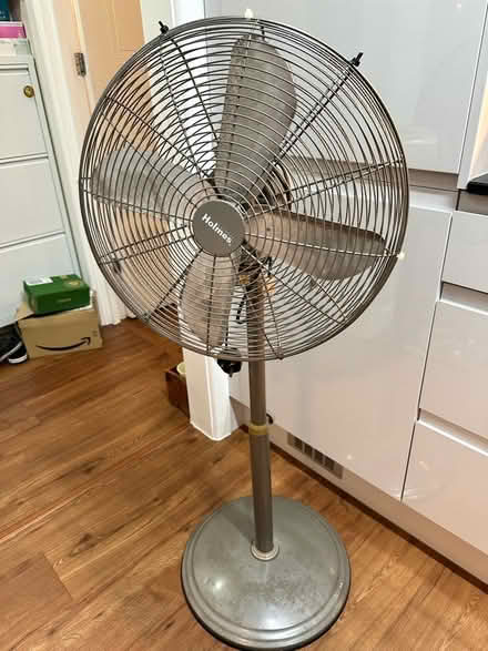 Photo of free Standing fan (old) (RG30) #1