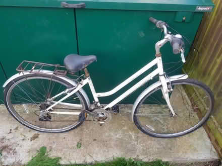 Photo of free Women's Bike - for parts or fix (Northfields, Ealing W5) #1