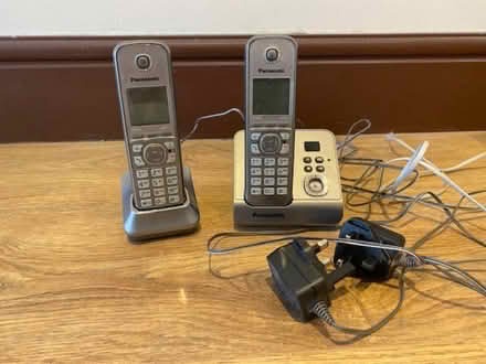 Photo of free Panasonic Twin Cordless Phone with Answer Machine (Stepney E1) #2
