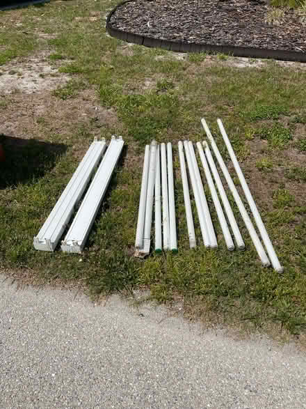 Photo of free Light fixtures and bulbs (Bee Ridge & McIntosh) #1