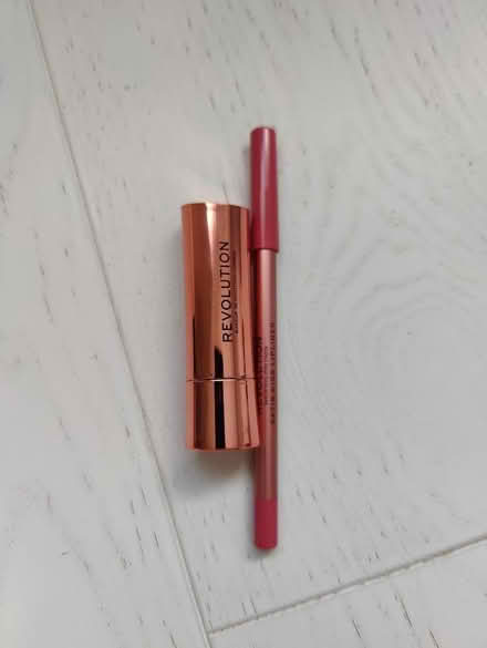 Photo of free Pink lipstick with matching liner (Winklebury RG23) #1