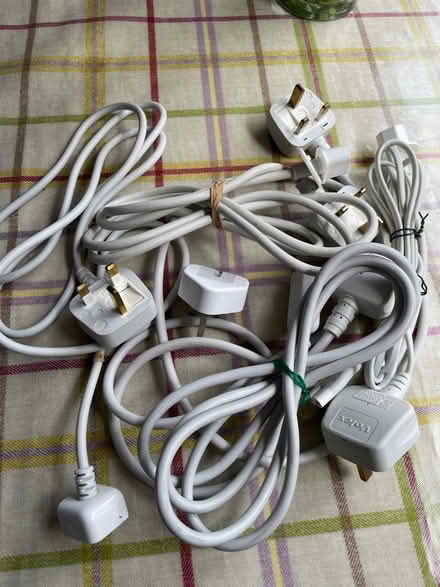 Photo of free Random cables etc (Farncombe GU7) #2