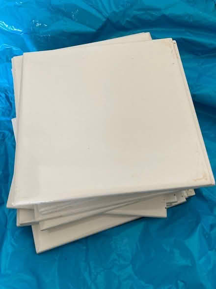 Photo of free 24cm x 24 cm white ceramic tile (Glenleigh Park TN39) #1