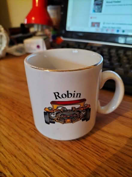 Photo of free Small 'Robin' Mug (Catchems End DY12) #1