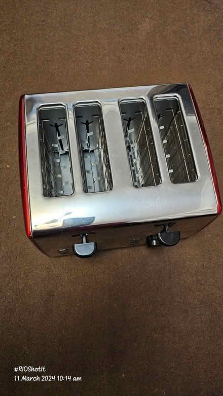 Photo of free LOGIK 4-Slice Toaster -Red & Silver (Chelmer Village CM2) #1