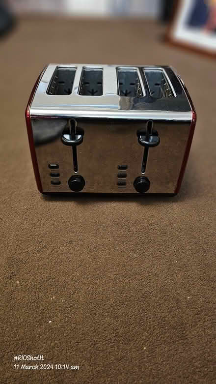 Photo of free LOGIK 4-Slice Toaster -Red & Silver (Chelmer Village CM2) #2