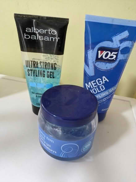 Photo of free 3 x containers of Hair Gel (Killingworth NE12) #1
