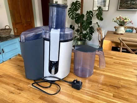 Photo of free Juicer - Philips HR1861 (Cathcart G44) #1