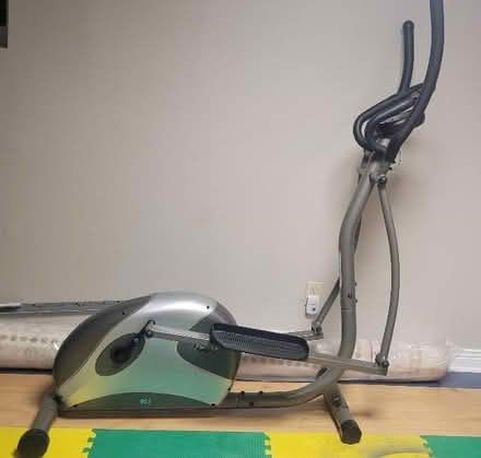 Photo of free Elliptical (Moodie Drive and Carling Ave) #1